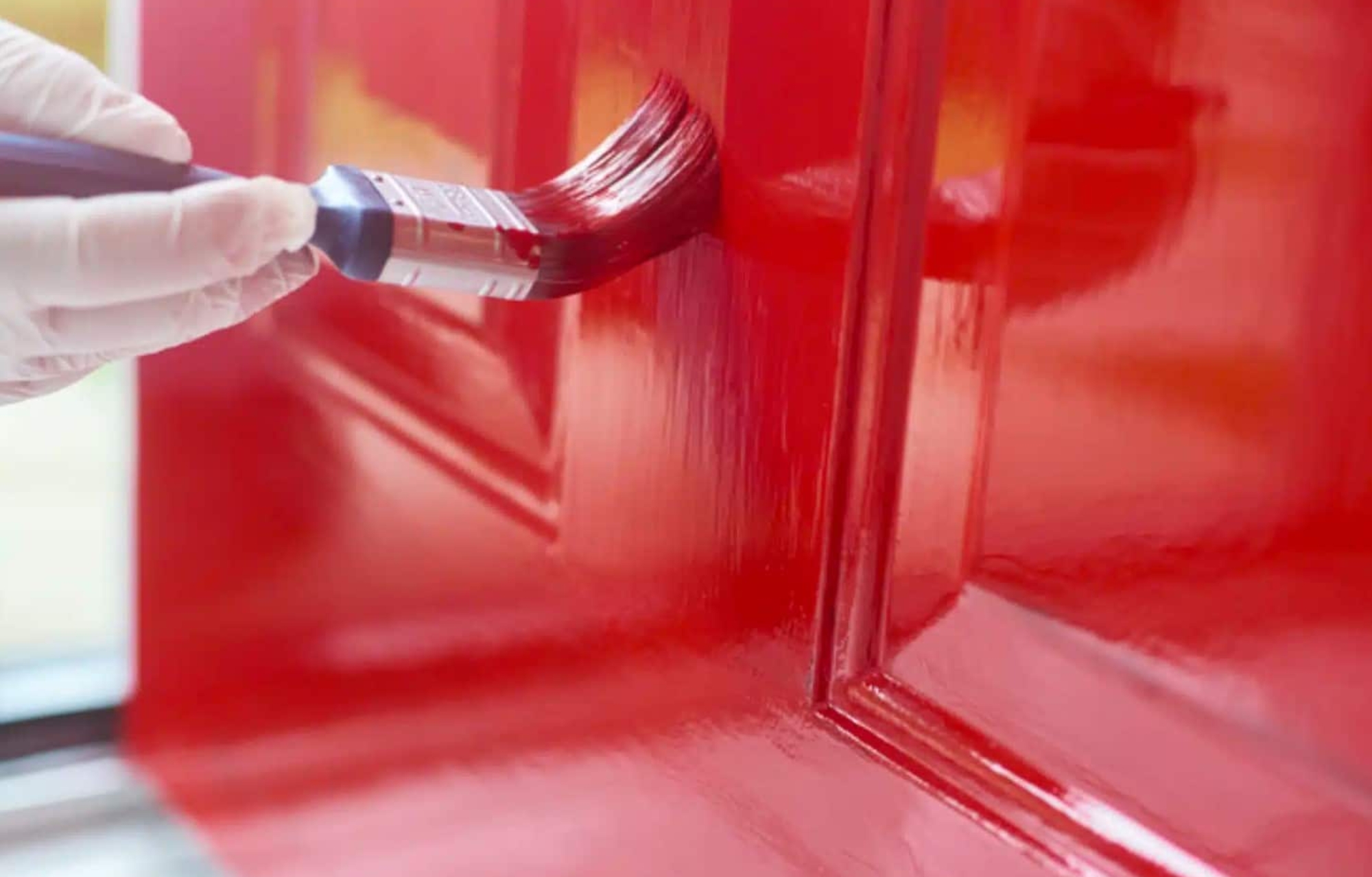 paint brush painting red