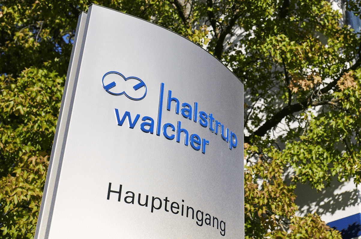 Halstrup Welcher logoskilt